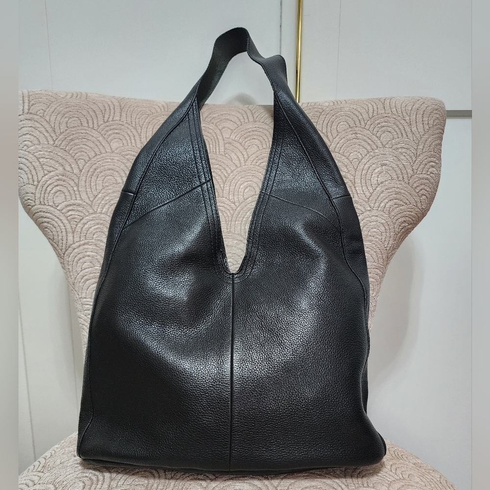 NWOT Vince Camuto Judd Black Leather Hobo Bag In Black Pebbled Leather